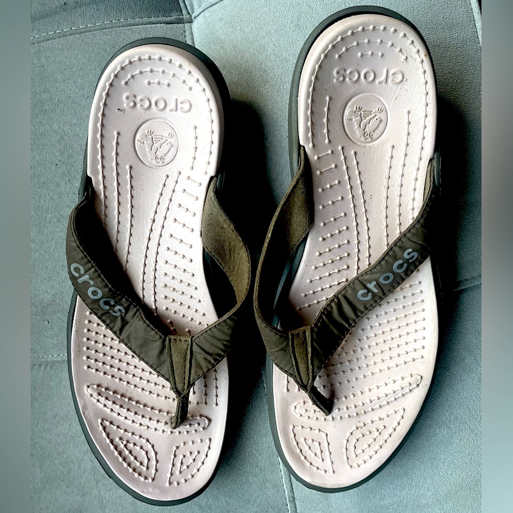 Crocs Women’s Flip Flop Sandals – Size 10 – Neutral Moss Green (Water-Resistant)